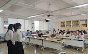 泰国a片
举行“颂读英烈诗词 感悟初心使命 坚定理想信念”大学生思政教育主题实践示范展示活动复赛